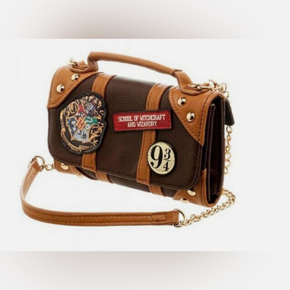 Hogwarts Themed Women's Bag NWOT - Picture 1 of 9